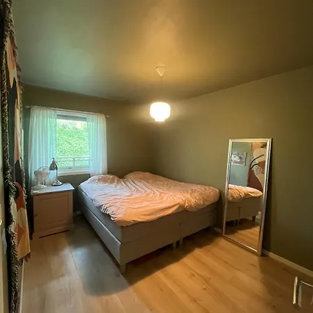 Newly Renovated 3-room *