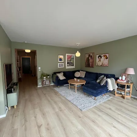 Апартаменты Newly Renovated 3-room