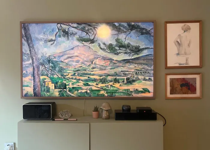 Newly Renovated 3-room Apartmán *